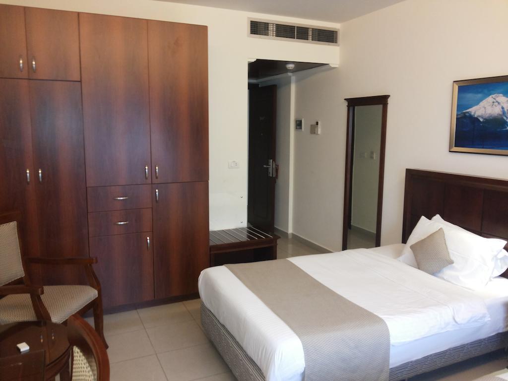 Midtown Hotel & Suites Бейрут Экстерьер фото